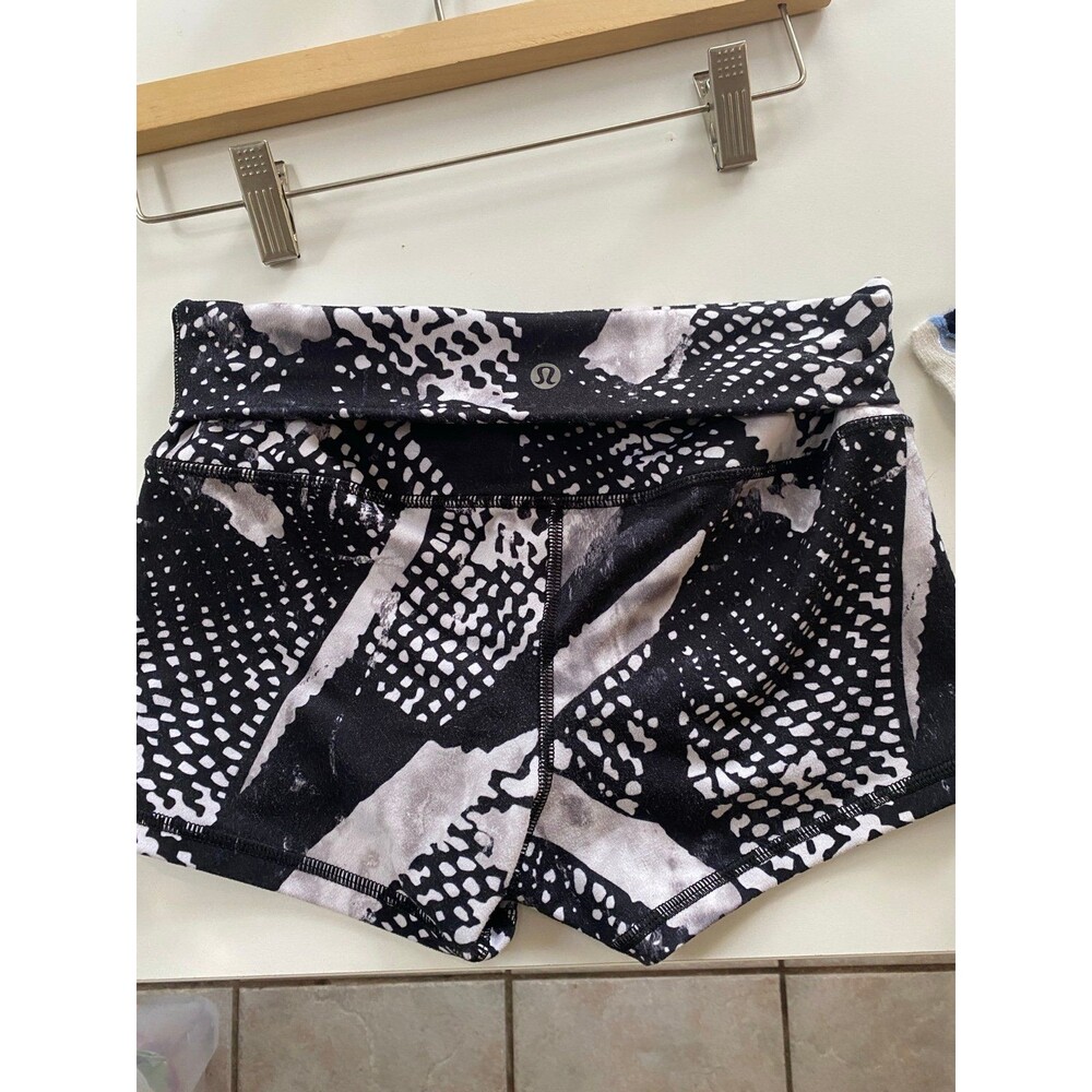 Size 6 High waisted lululemon Shorts
